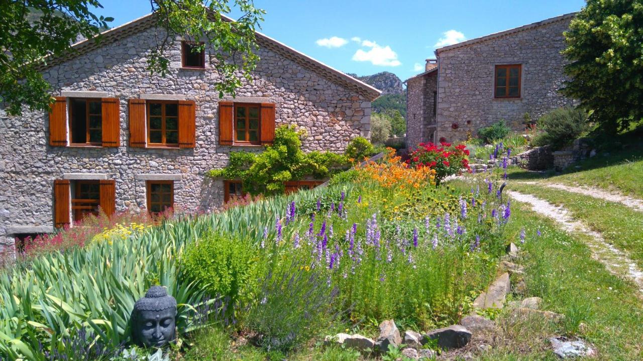 Entre Terre Et Ciel Bed & Breakfast Rémuzat Exterior foto